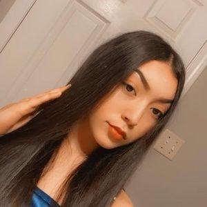 Meet your Posher, Estefania